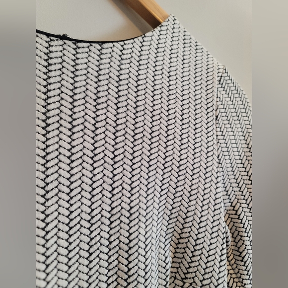 Dress with 3/4 Sleeves - Picture 4 of 5